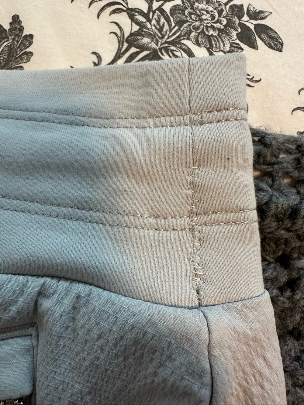 Athleta Beige Textured Athletic Skort Size 4 Zip Pocket Activewear Skirt - Picture 5 of 5